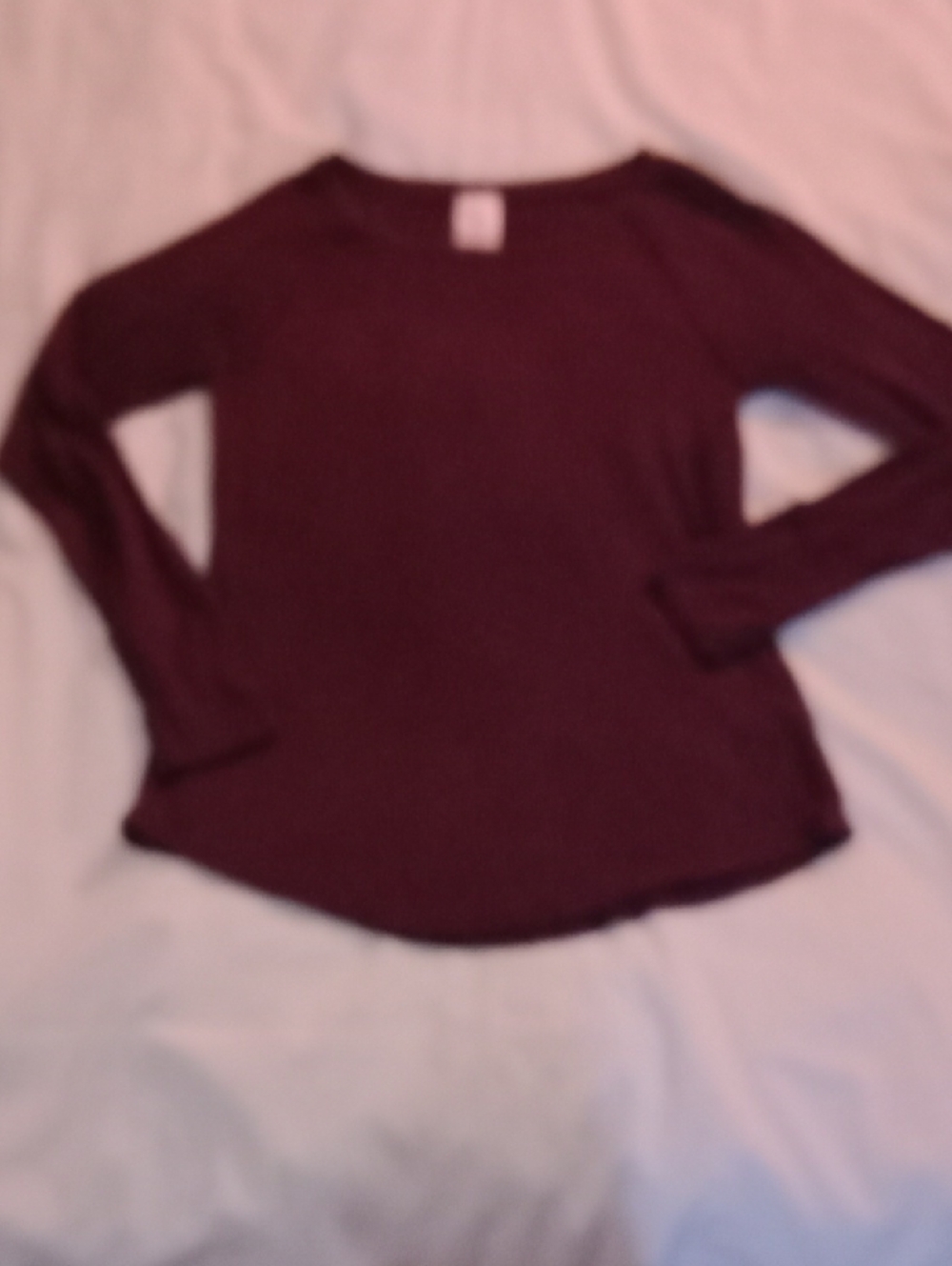 No Boundaries Women's Scoop Neck Long Sleeve Top in Wine